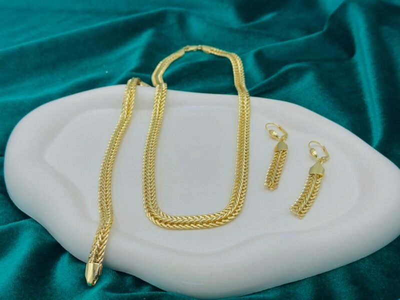 PARURE