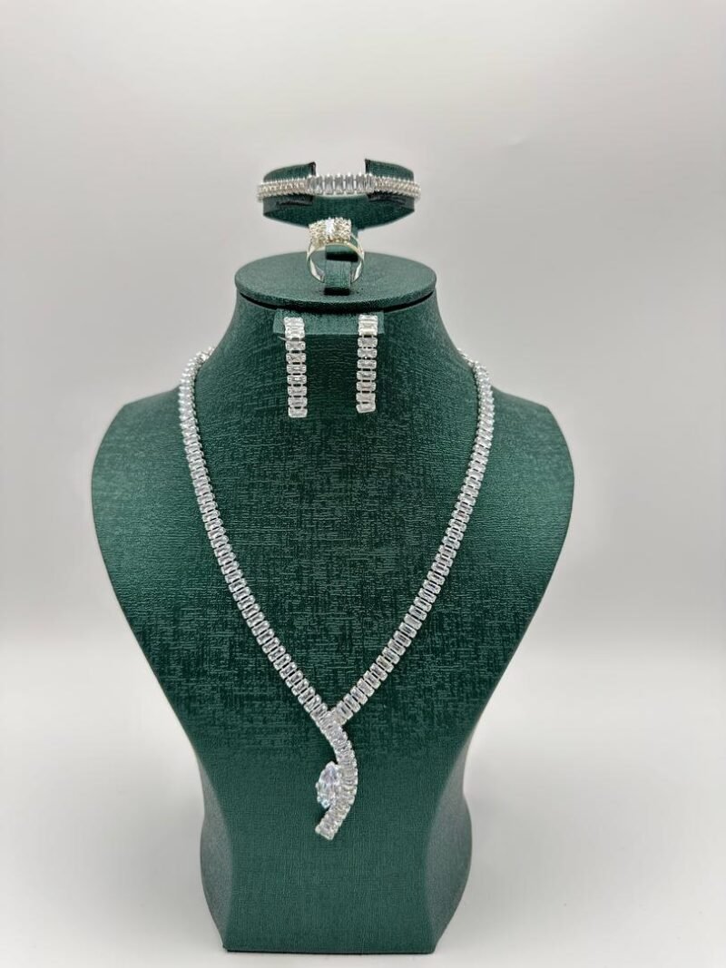بارير / PARURE