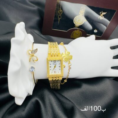 ساعة مع العلبة