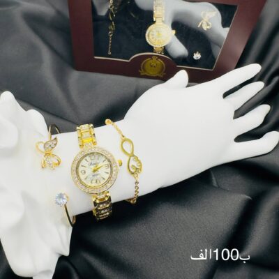 ساعة مع العلبة